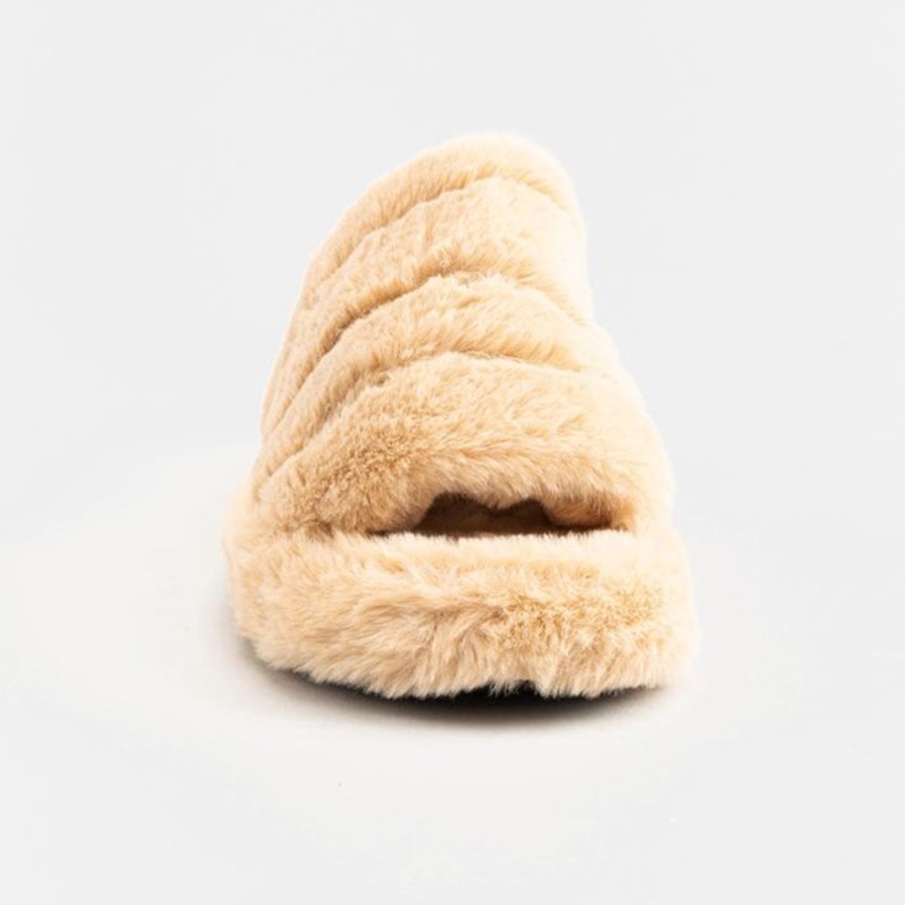 NWT Rhinestone Faux Fur Slippers Size 7 - Picture 3 of 9
